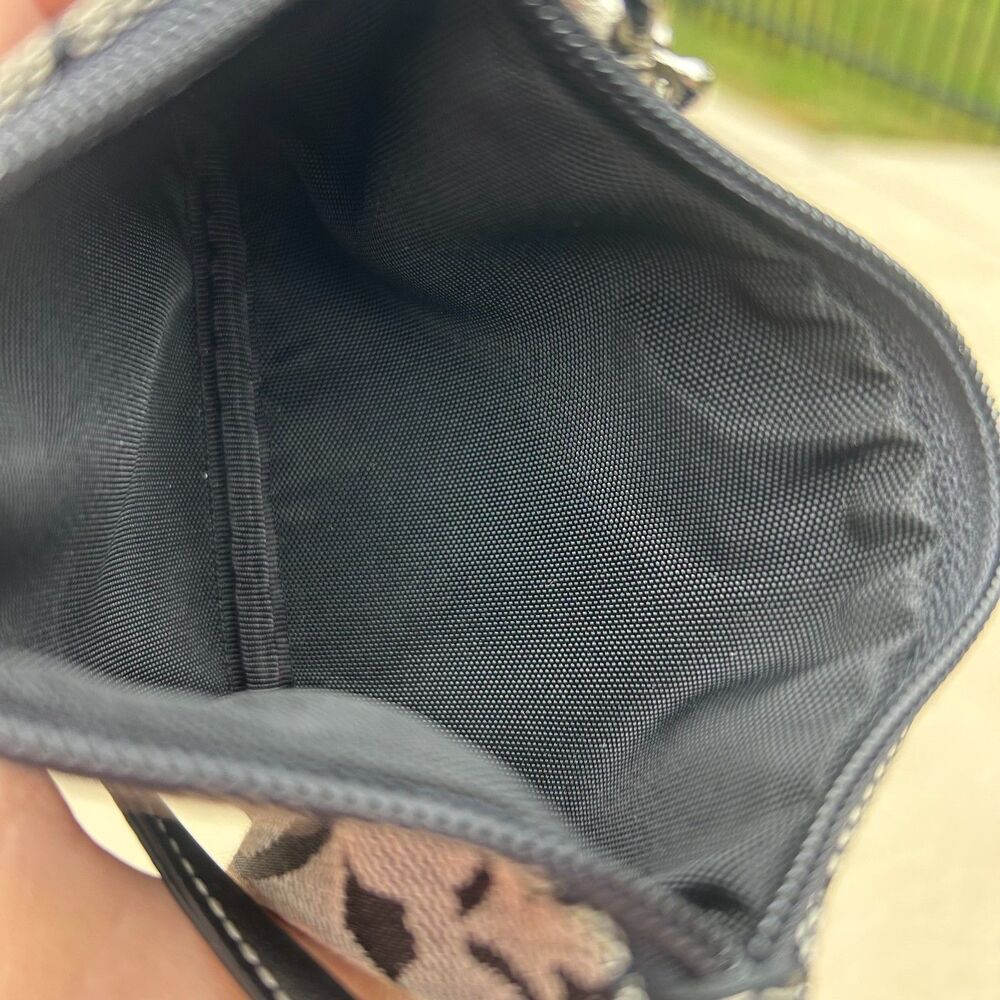 Vintage Coach Wristlet Color Gray Black Size approximately 6” x 4” Jacquard - Picture 7 of 9